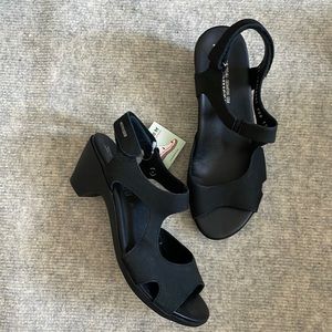 Mephisto black sandal